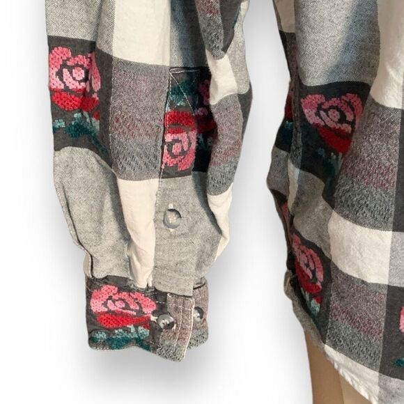 Vintage Shirt Black Oversized White Checkered Plaid Embroidered Dark Floral - Picture 6 of 12